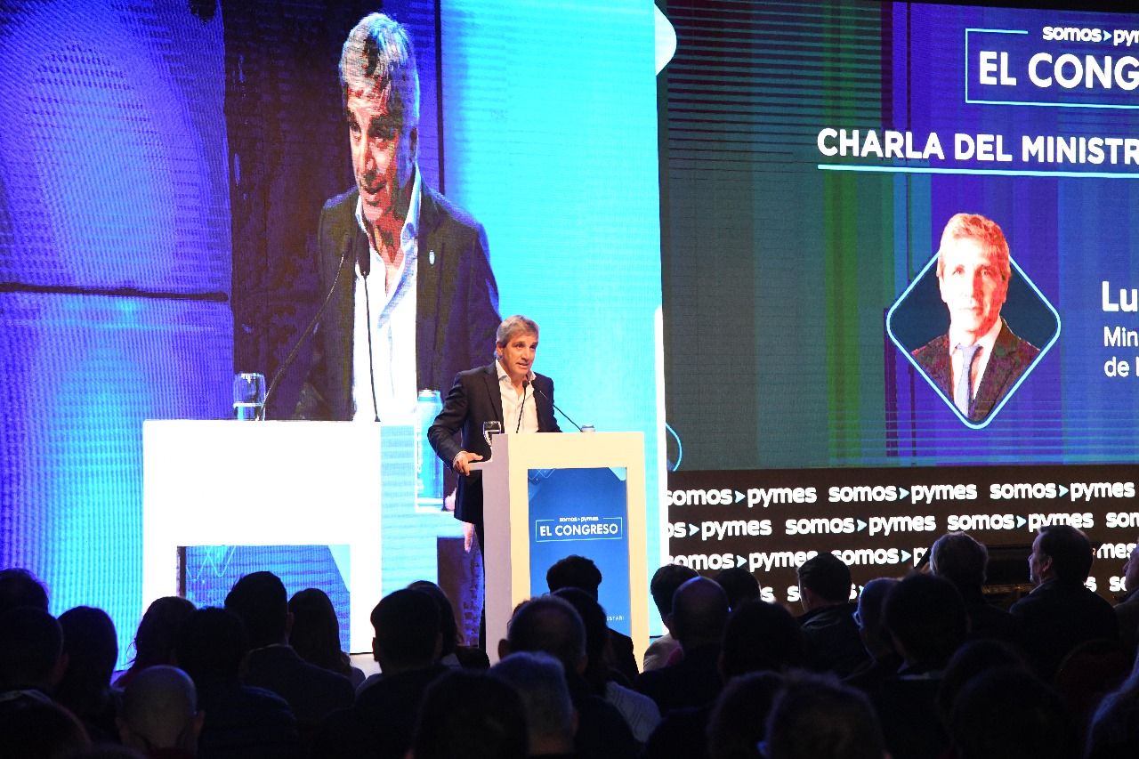 Caputo: “Apostamos a bajar impuestos y regulaciones para mejorar la competencia”