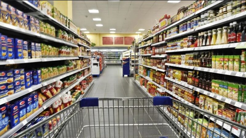 Ventas en supermercados en noviembre cayeron 2,8%
